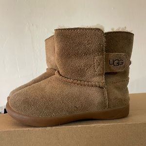 Toddler Uggs size 7 worn
